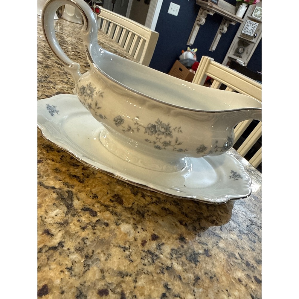 Johann Haviland Blue Garland Gravy Boat Attached Underplate Bavaria Germany